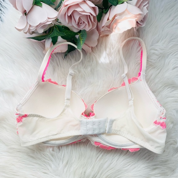 Victoria’s Secret Body By Victoria Floral Lace Bra - Picture 4 of 7